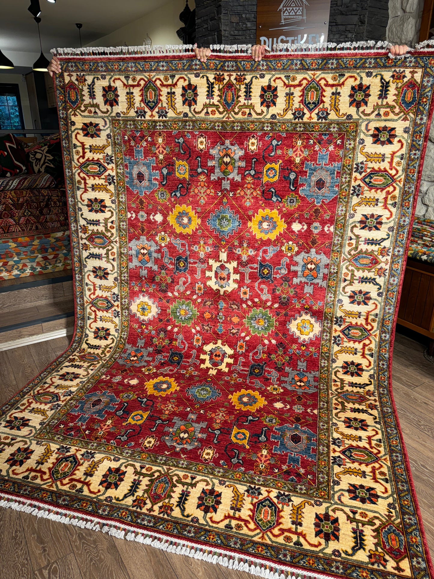 AFGHANISCHER MEMLÜK TEPPICH  (Handgefertigtes Einzelstück)