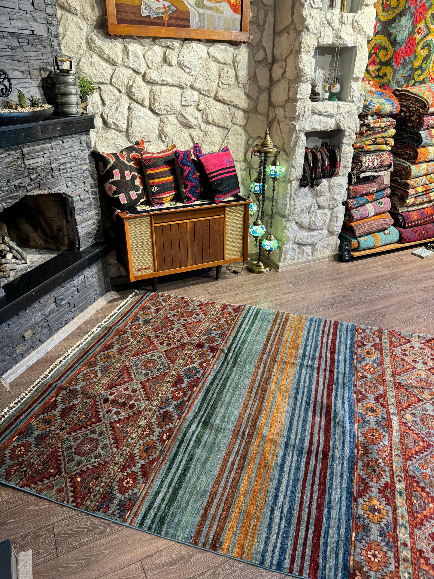 AFGHANISCHER BERKER TEPPICH (Handgefertigtes Einzelstück)