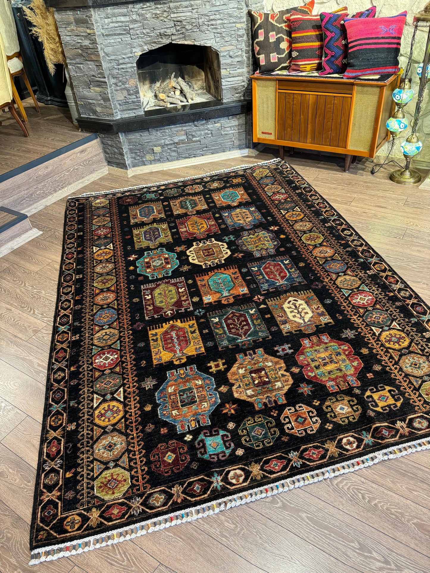 AFGHANISCHER VEZIRI TEPPICH (Handgefertigtes Einzelstück)