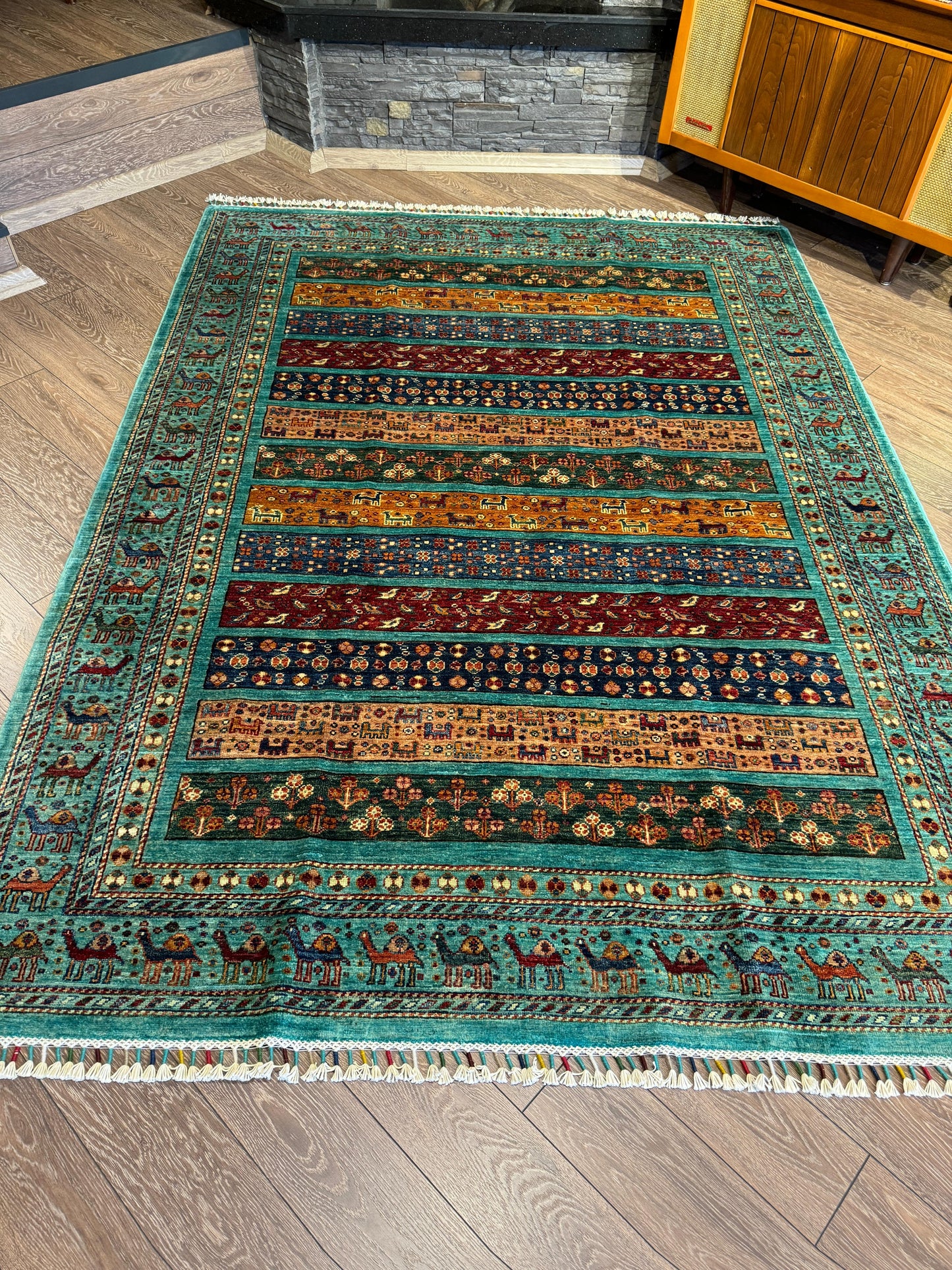 AFGHANSICHER LORREY TEPPICH (Handgefertigtes Einzelstück)