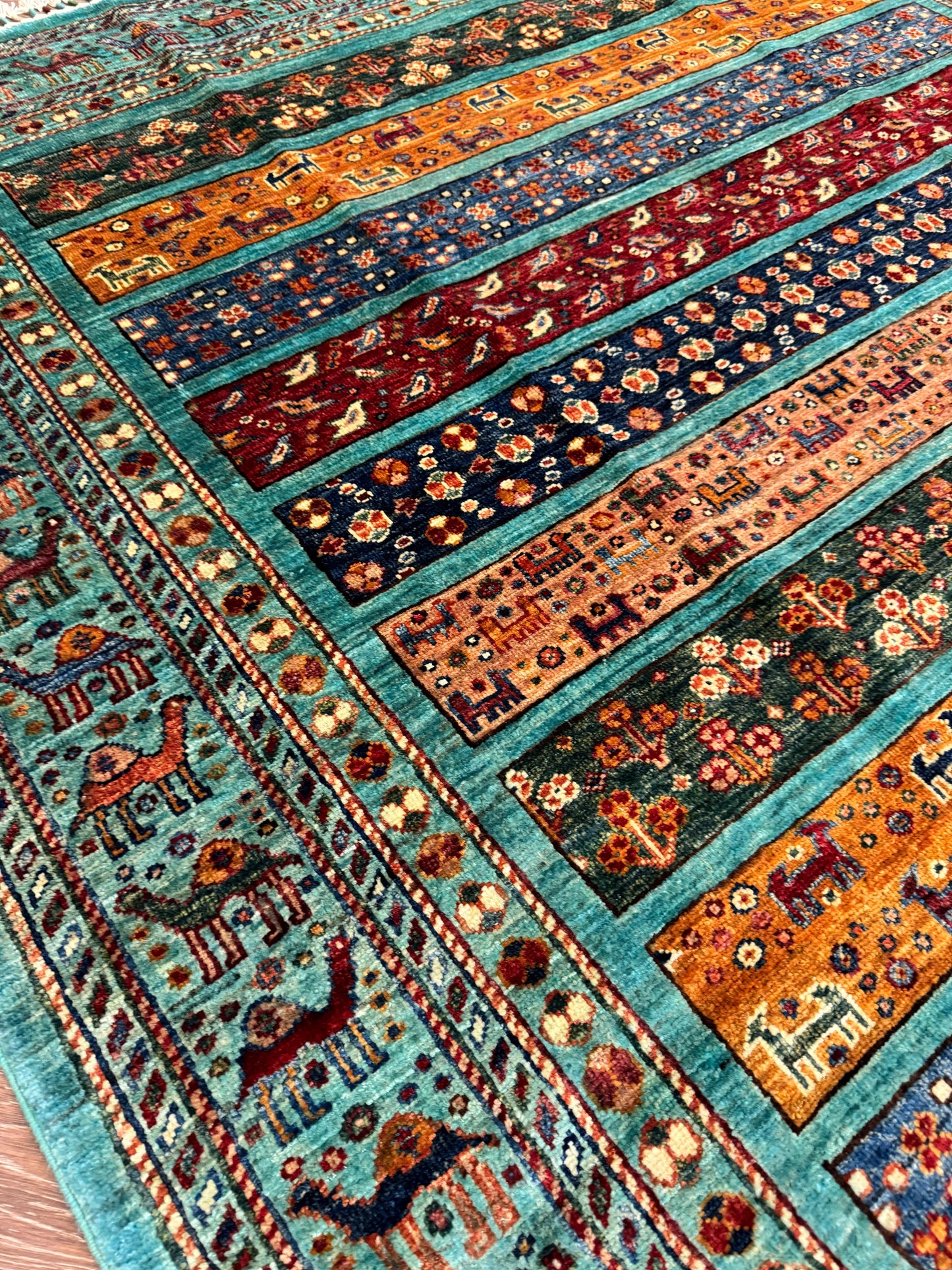 AFGHANSICHER LORREY TEPPICH (Handgefertigtes Einzelstück)