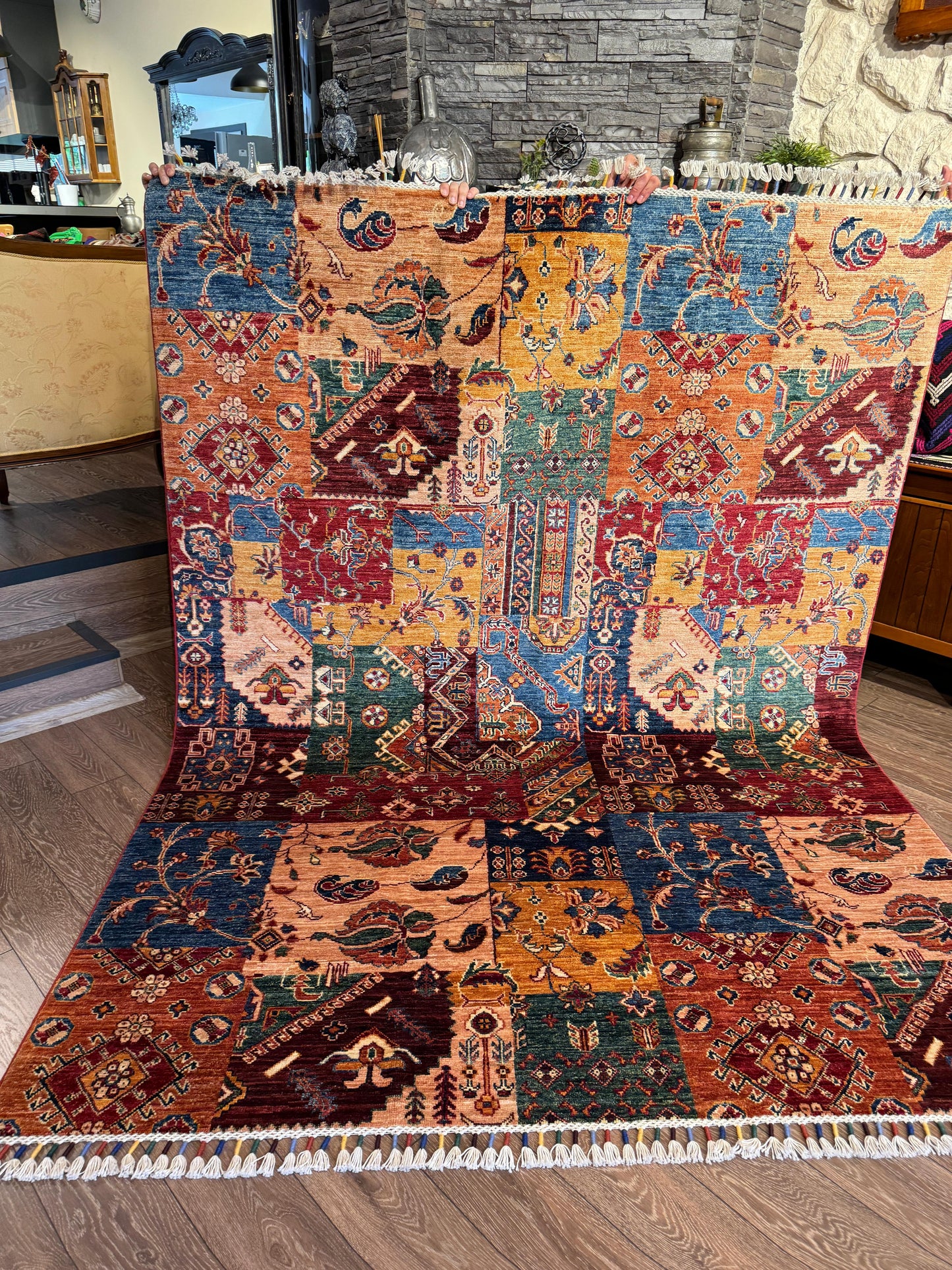 AFGHANISCHER POYROZI TEPPICH (Handgefertigtes Einzelstück)