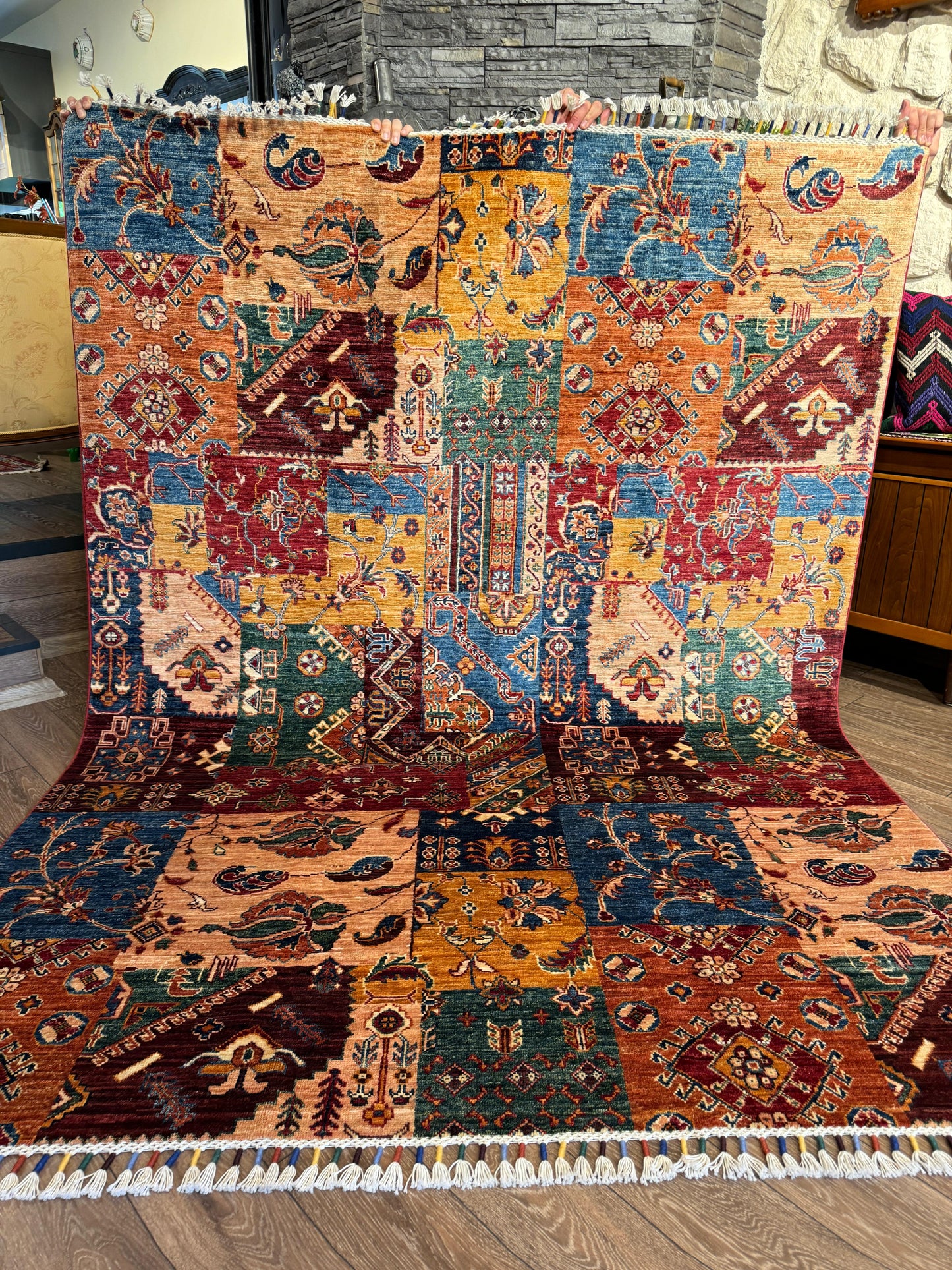 AFGHANISCHER POYROZI TEPPICH (Handgefertigtes Einzelstück)