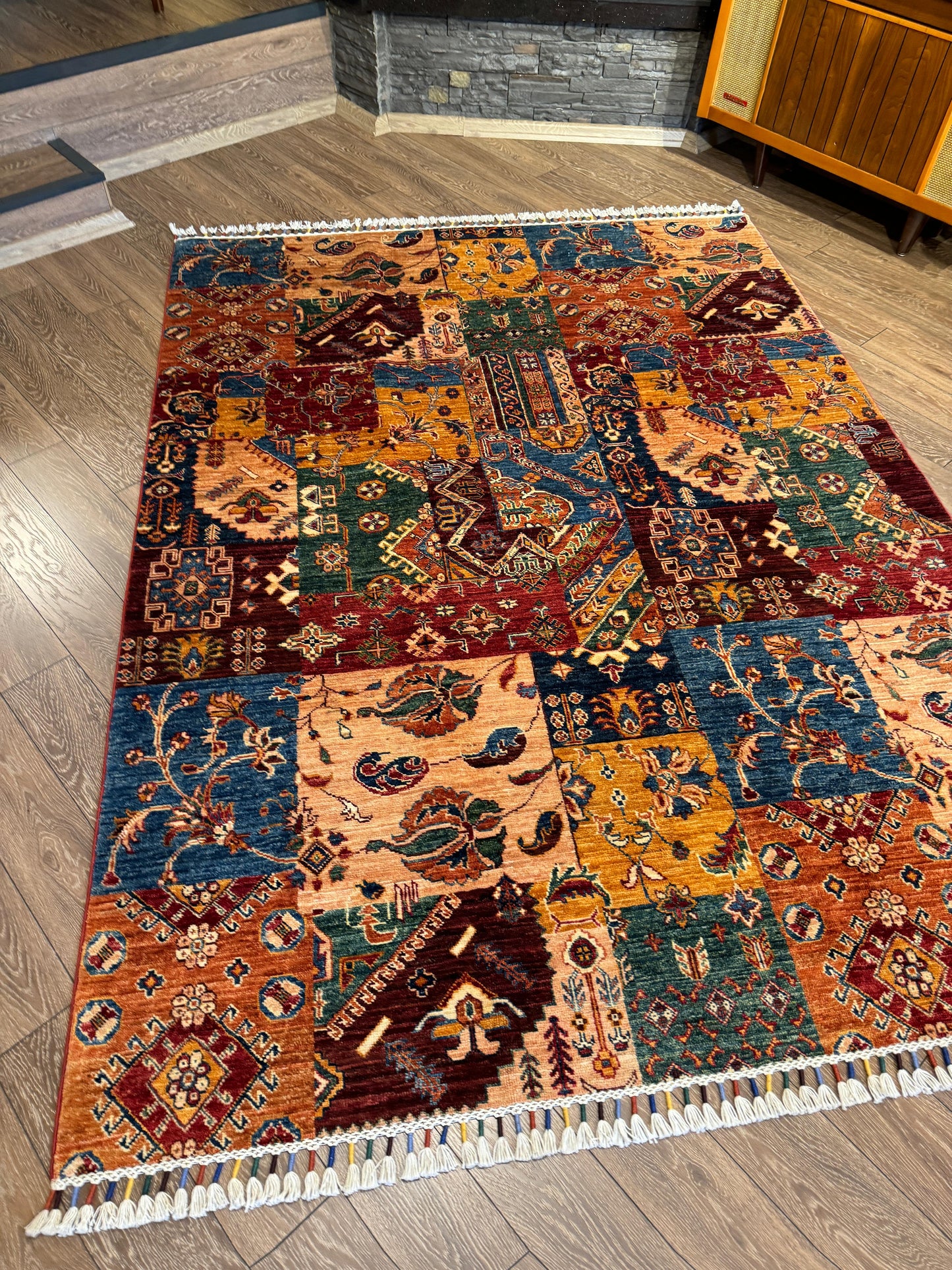 AFGHANISCHER POYROZI TEPPICH (Handgefertigtes Einzelstück)