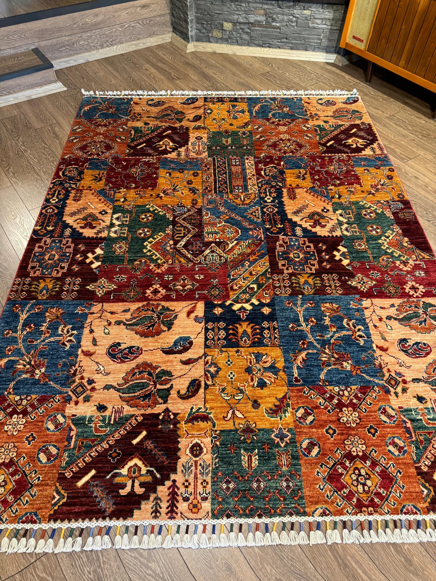 AFGHANISCHER POYROZI TEPPICH (Handgefertigtes Einzelstück)