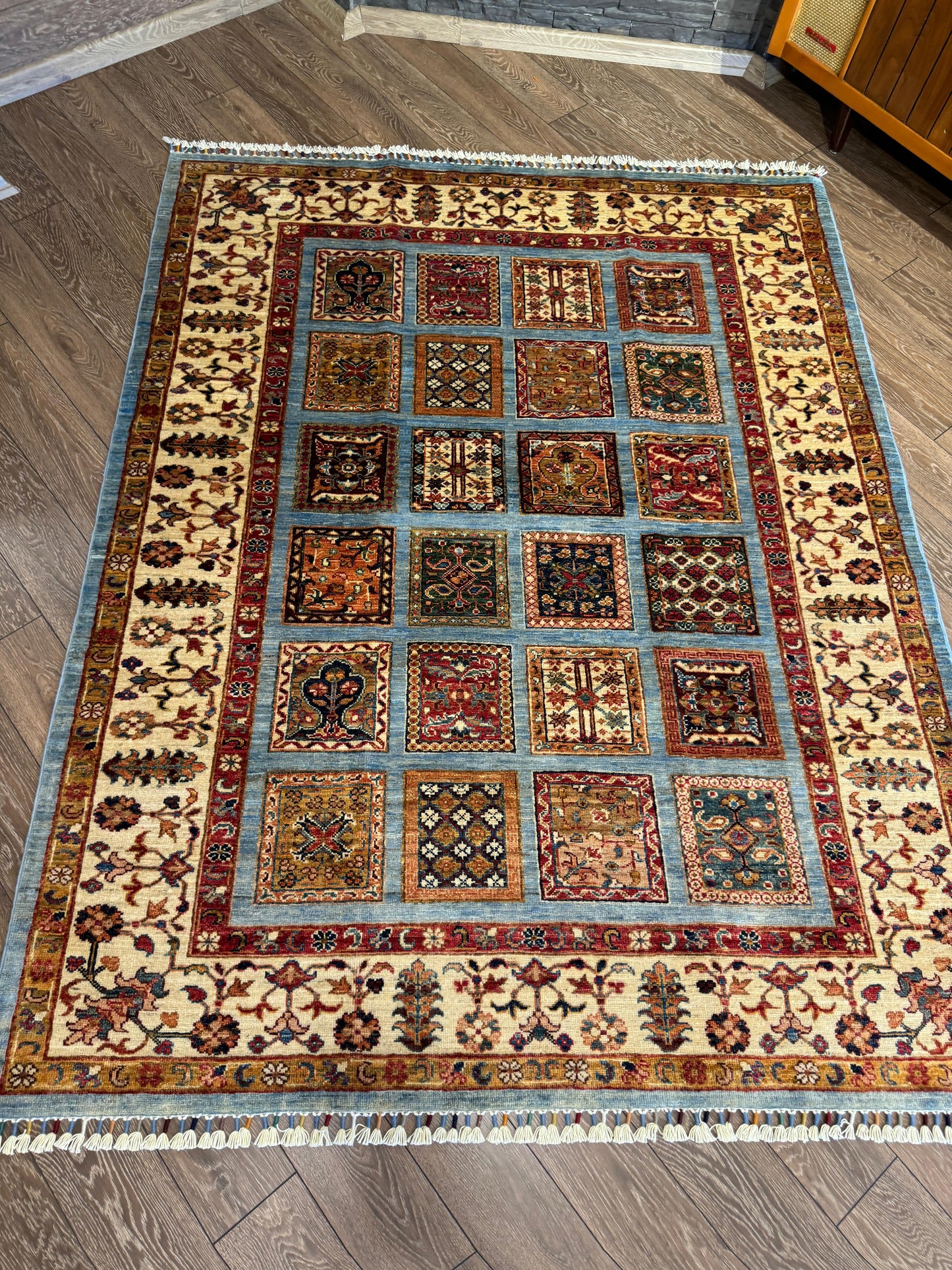 AFGHANISCHER BAHTARII TEPPICH (Handgefertigtes Einzelstück)