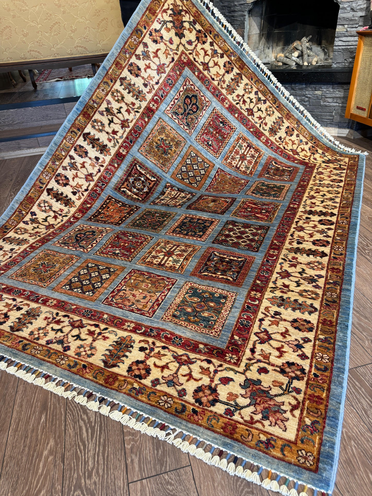 AFGHANISCHER BAHTARII TEPPICH (Handgefertigtes Einzelstück)