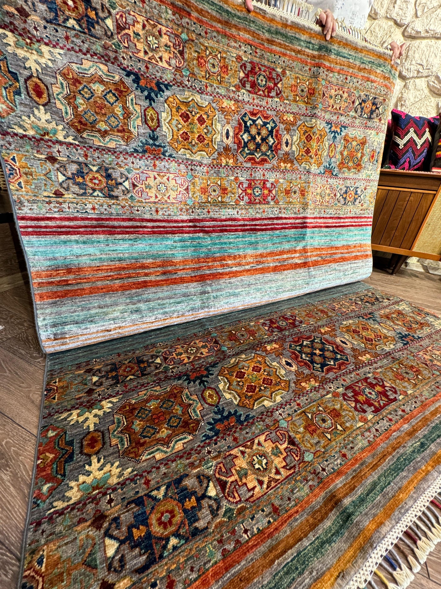 AFGHANISCHER ORJINI TEPPICH (Handgefertigtes Einzelstück)