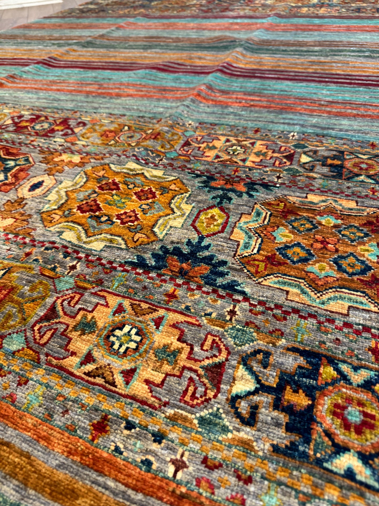 AFGHANISCHER ORJINI TEPPICH (Handgefertigtes Einzelstück)