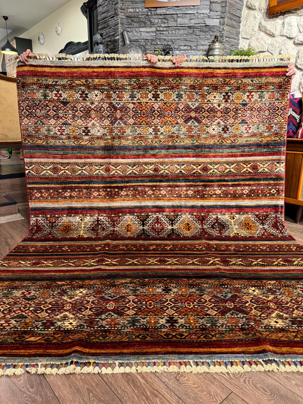 AFGHANISCHER ORJINI TEPPICH (Handgefertigtes Einzelstück)