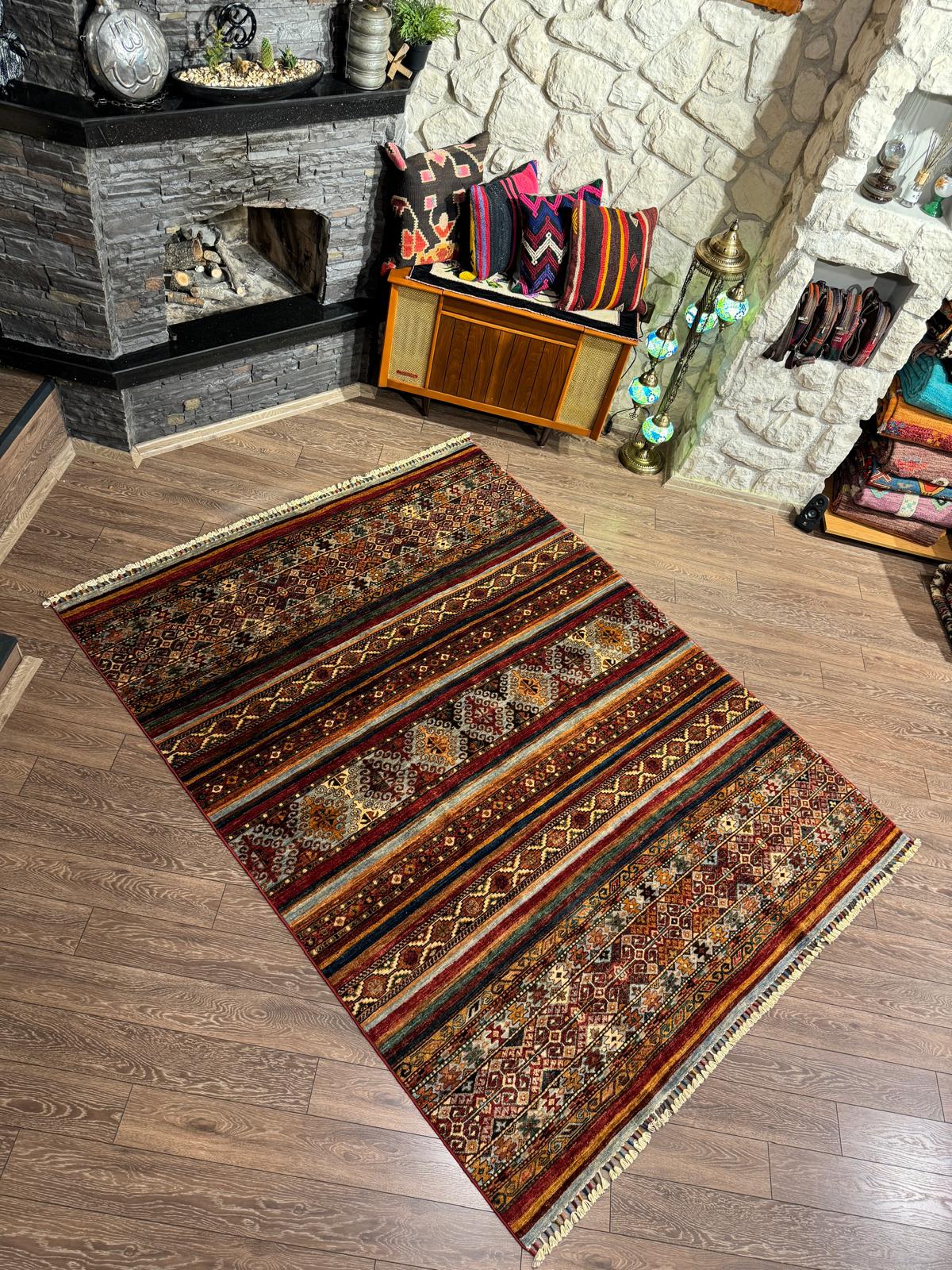 AFGHANISCHER ORJINI TEPPICH (Handgefertigtes Einzelstück)