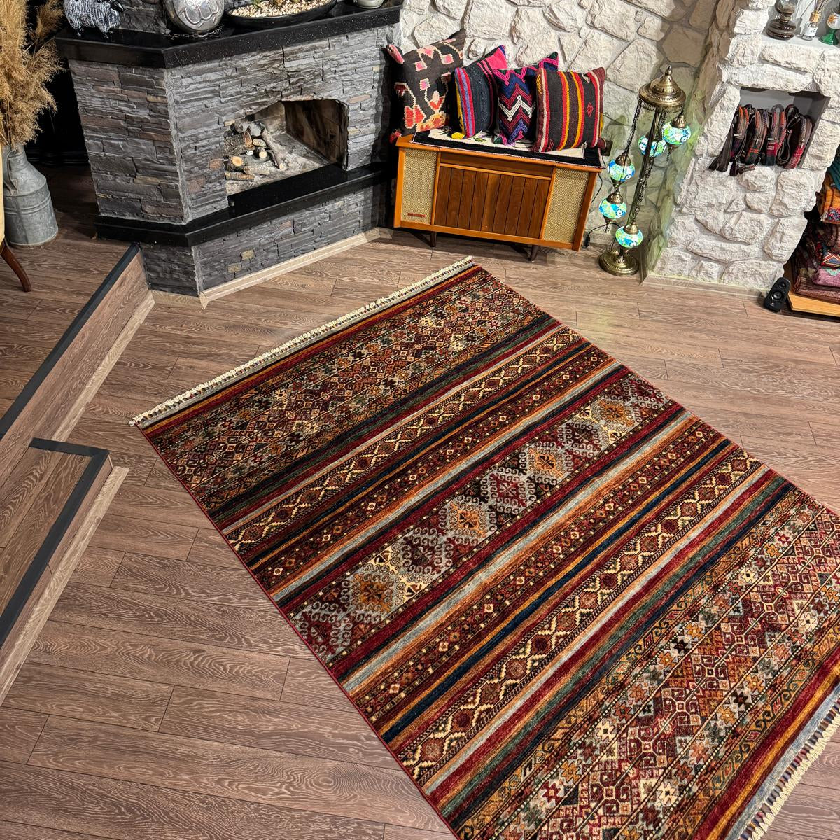 AFGHANISCHER ORJINI TEPPICH (Handgefertigtes Einzelstück)