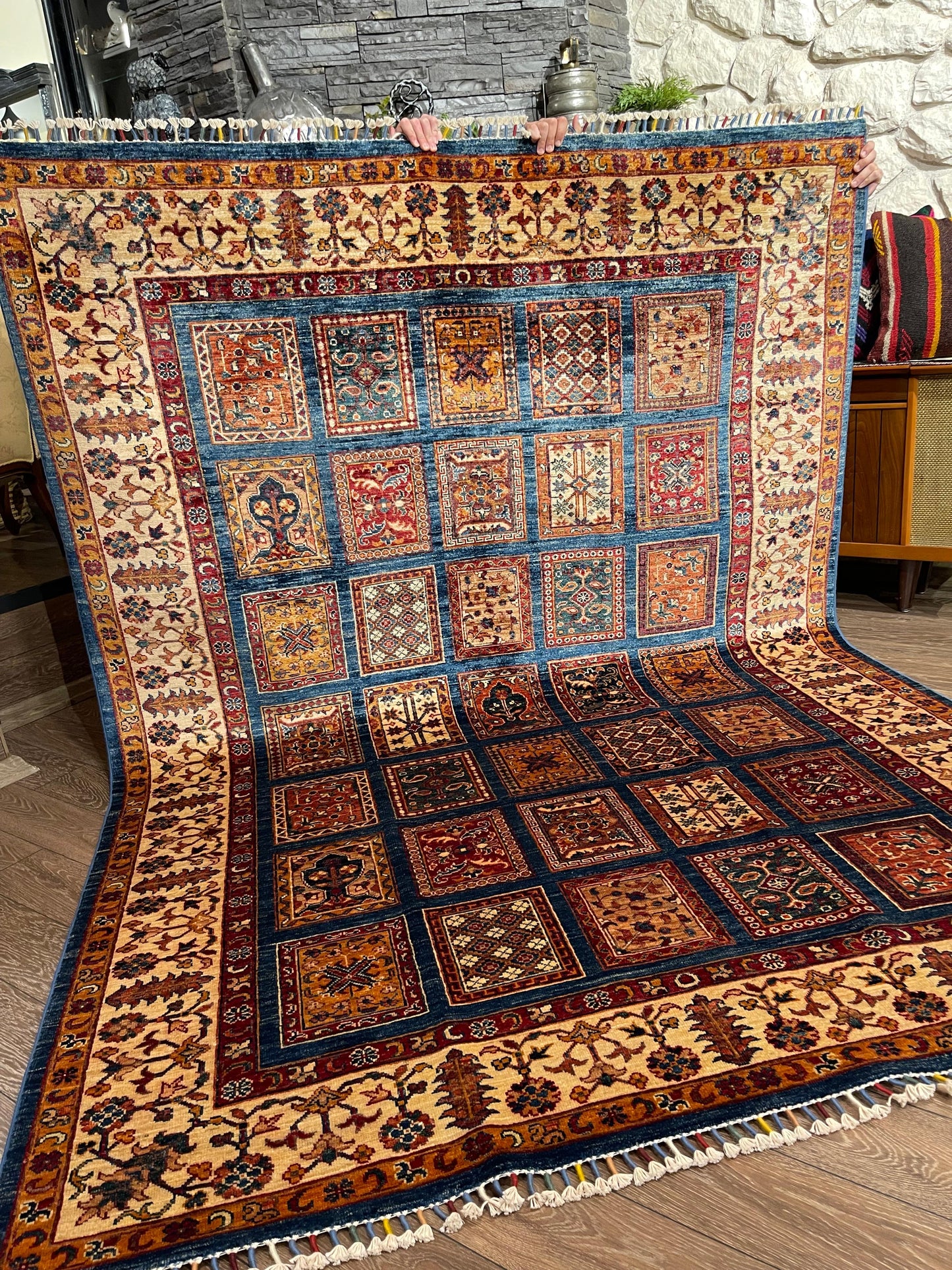 AFGHANISCHER BAHTIYARI TEPPICH (Handgefertigtes Einzelstück)