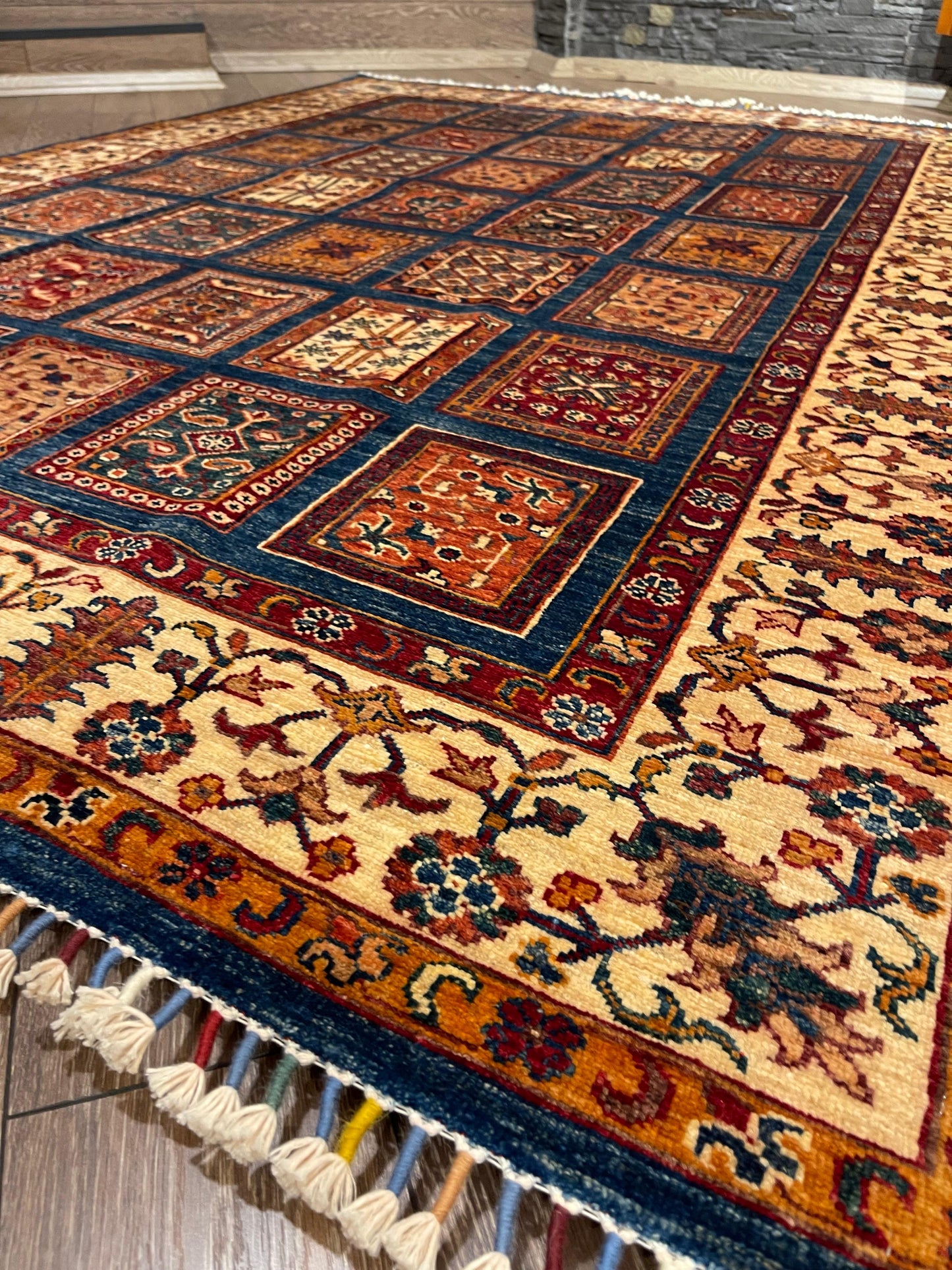 AFGHANISCHER BAHTIYARI TEPPICH (Handgefertigtes Einzelstück)