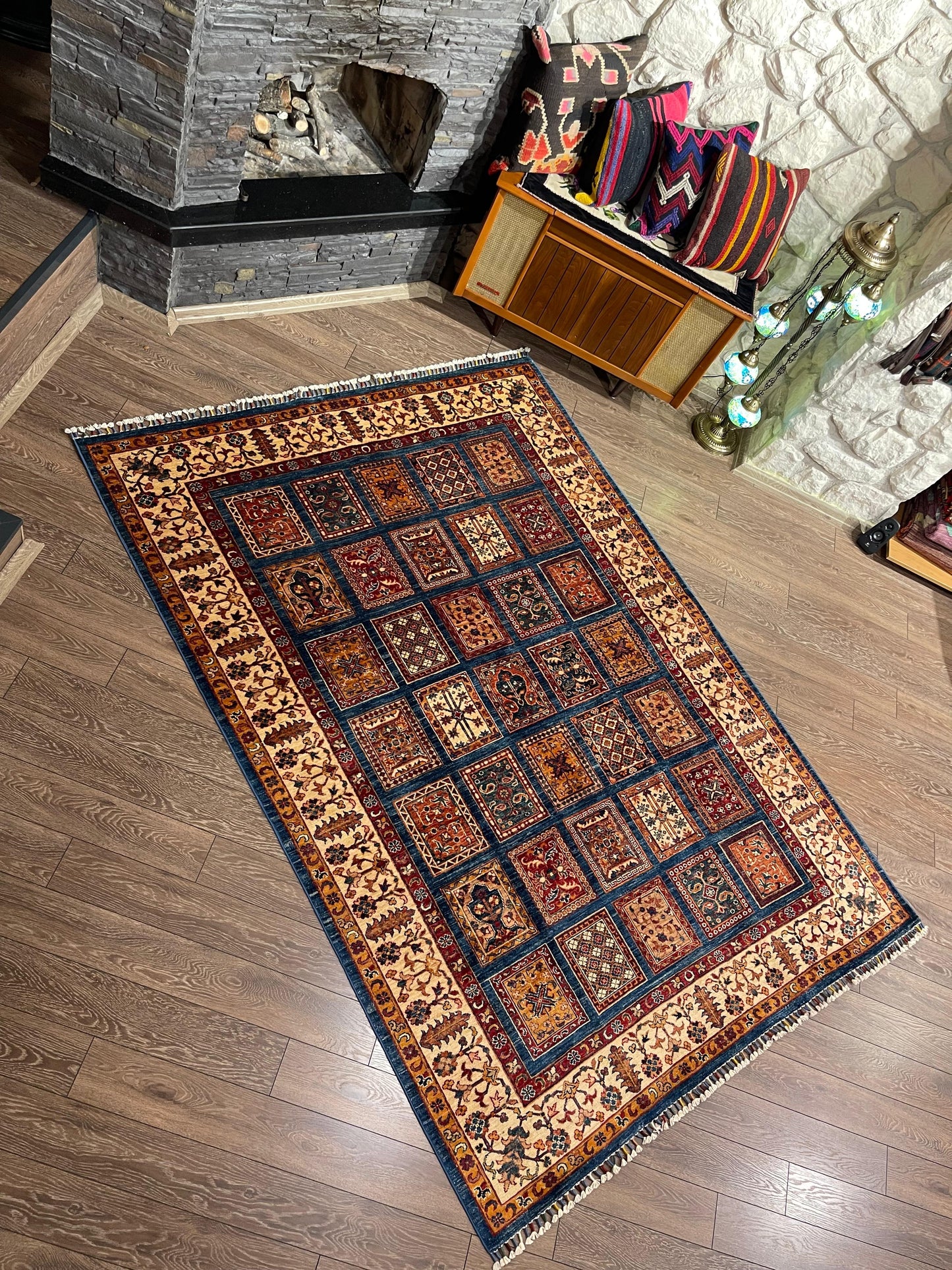 AFGHANISCHER BAHTIYARI TEPPICH (Handgefertigtes Einzelstück)