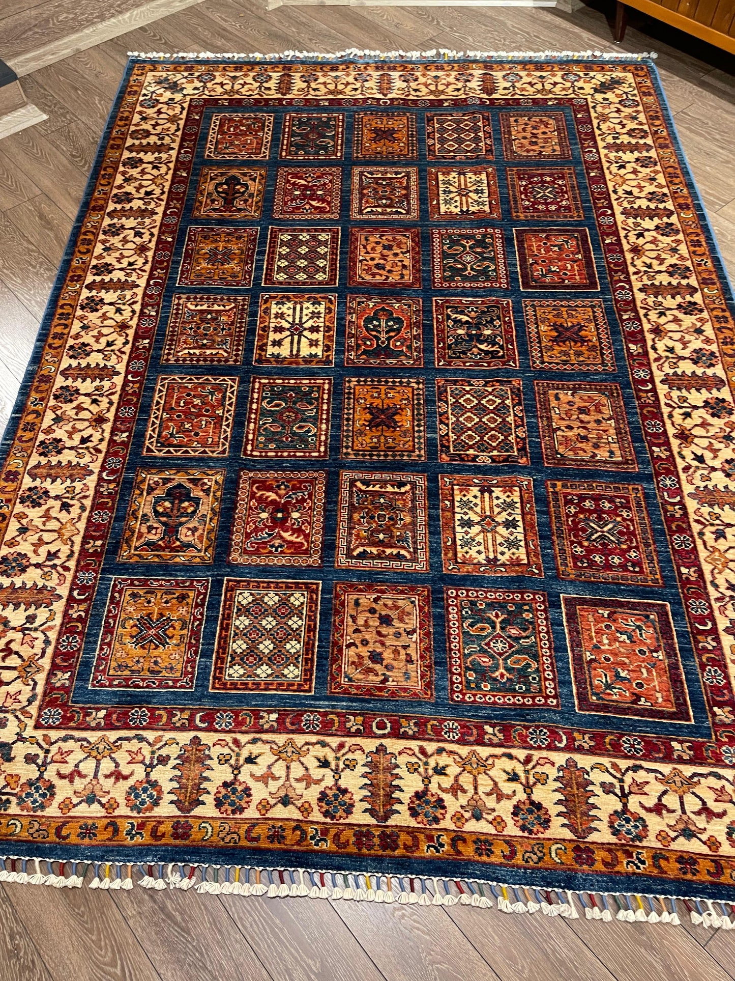 AFGHANISCHER BAHTIYARI TEPPICH (Handgefertigtes Einzelstück)