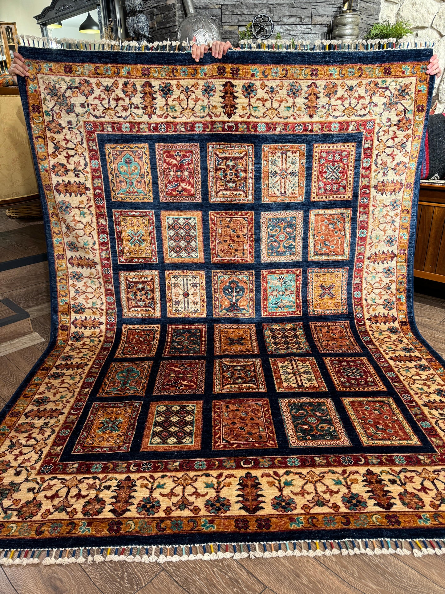 AFGHANISCHER BAHTİYARİ Teppich (Handgefertigtes Einzelstück)