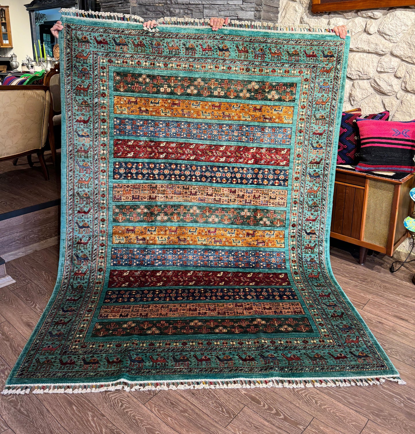 AFGHANSICHER LORREY TEPPICH (Handgefertigtes Einzelstück)