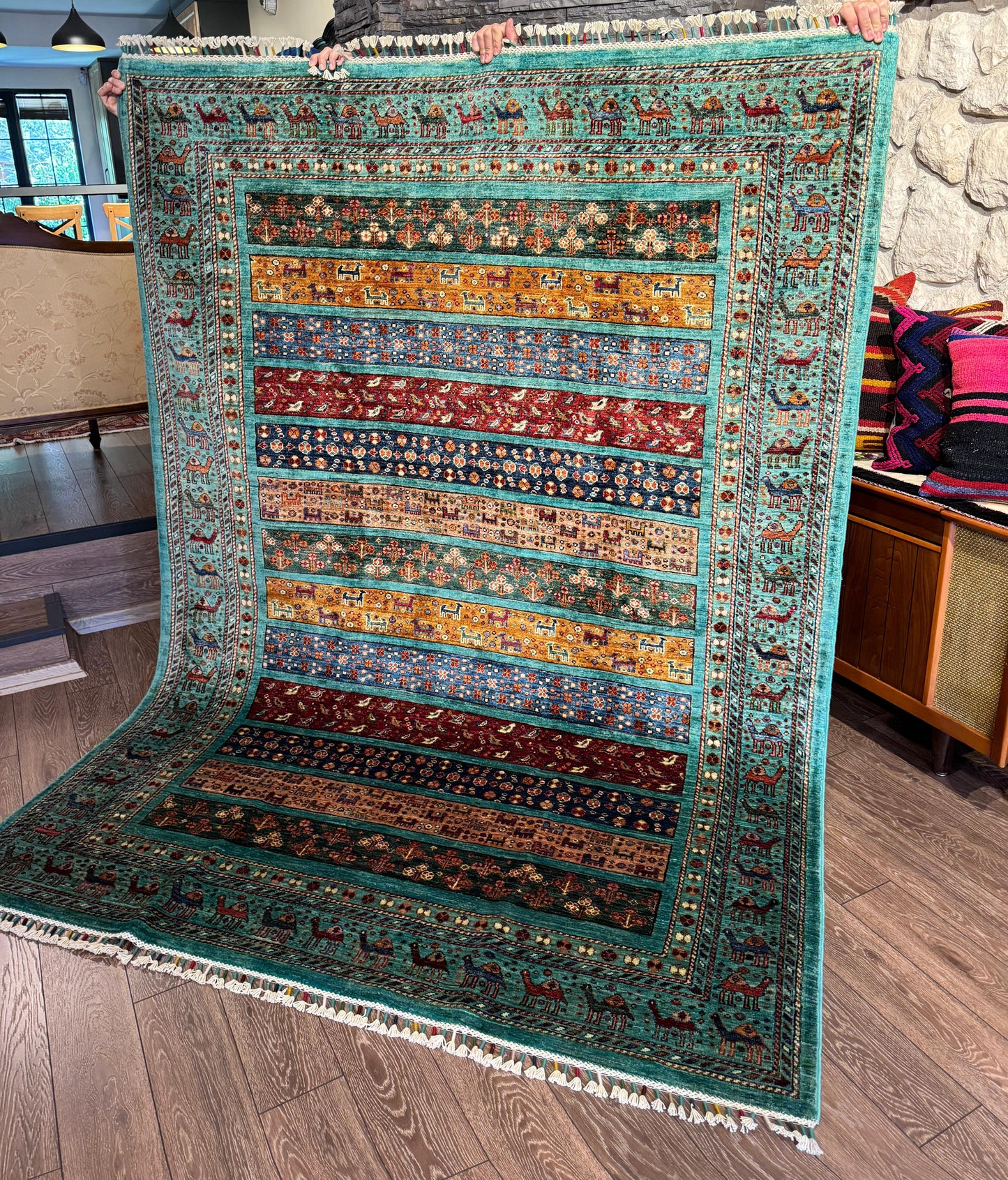 AFGHANSICHER LORREY TEPPICH (Handgefertigtes Einzelstück)